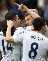  戈登千里走单骑，埃弗顿小将一条龙破门惊艳全场  