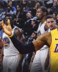  湖人险胜勇士，晋级总决赛在望  