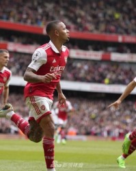  西汉姆联伦敦德比受挫，鲍文失误送礼遭阿森纳三球反超