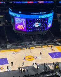  沃尔夫斯堡主场灯光故障延期比赛  