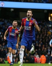  利物浦旧将传射建功，莱斯特城爆冷终结红军不败  