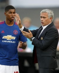  曼联租借妖星爆发，独造三球击退布伦特福德  