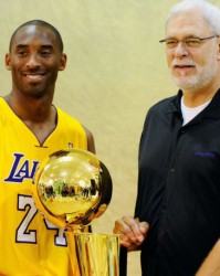  尼斯任意球大师当选月度最佳  