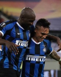  AC米兰德比战绝杀同城死敌取关键三分  