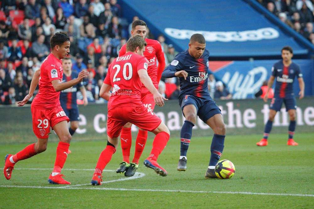  马赛队长里程碑破门助球队取三分  