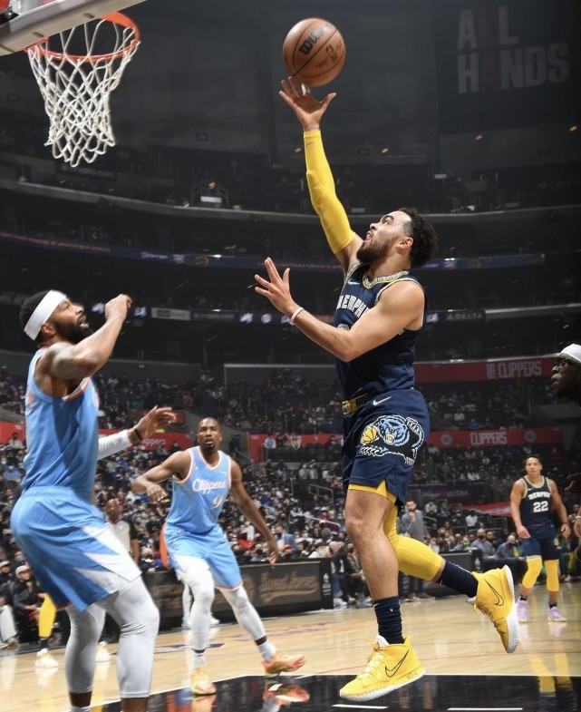  莫兰特伤退，灰熊末节崩盘负老鹰  