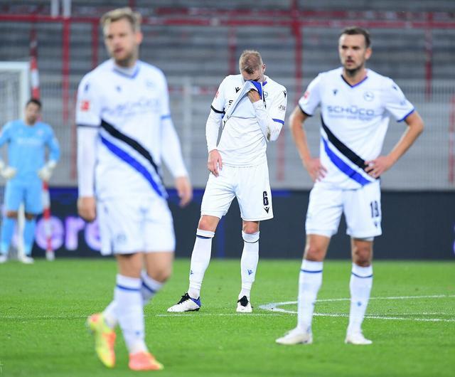  柏林联合创造队史纪录，主场击败拜仁跻身欧战区