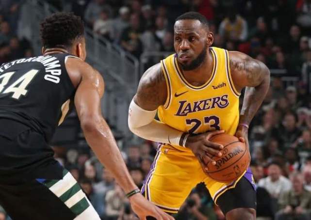  詹姆斯率湖人逆转勇士迎关键卡位战